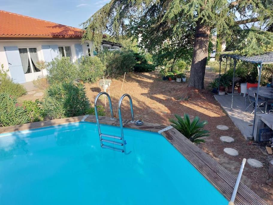 Villa De Charme Avec Piscine Saint-Jory Exteriör bild