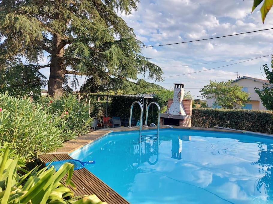 Villa De Charme Avec Piscine Saint-Jory Exteriör bild