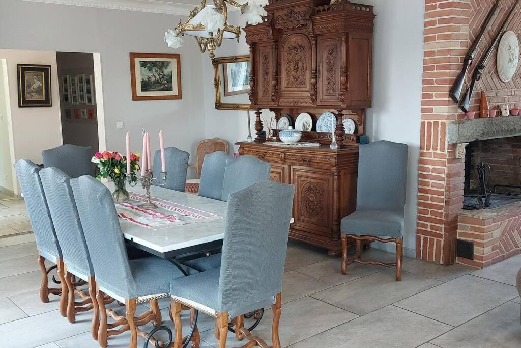 Villa De Charme Avec Piscine Saint-Jory Exteriör bild